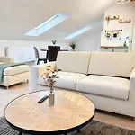 Apartmán Attic Apartment, Center Of With Private Parking
