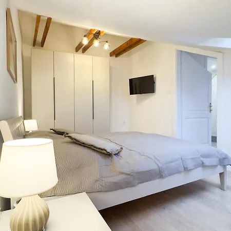 Apartmán Attic Apartment, Center Of With Private Parking Kosice