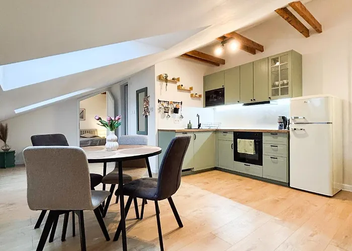 Attic Apartment, Center Of With Private Parking * Kassa