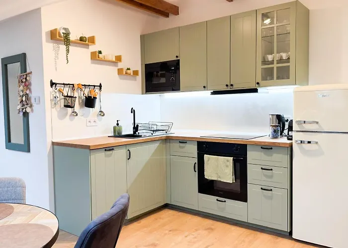 Attic Apartment, Center Of With Private Parking